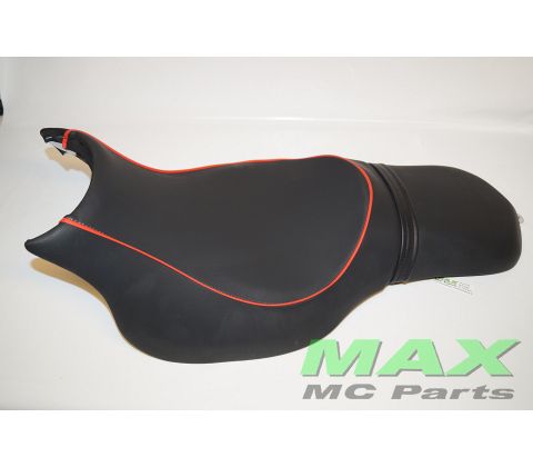 SEAT SET - BLACK W/RED RIBBON GV650